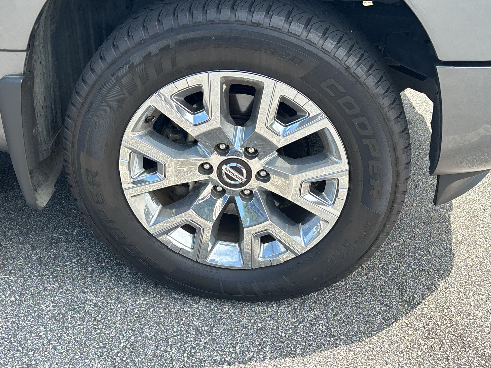 Used 2021 Nissan Titan SL w/ Moonroof Package RWD image 28