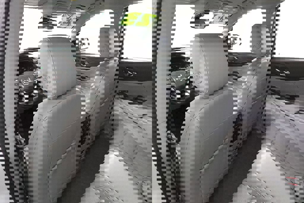 Used 2023 GMC Acadia SLT AWD/4WD image 25