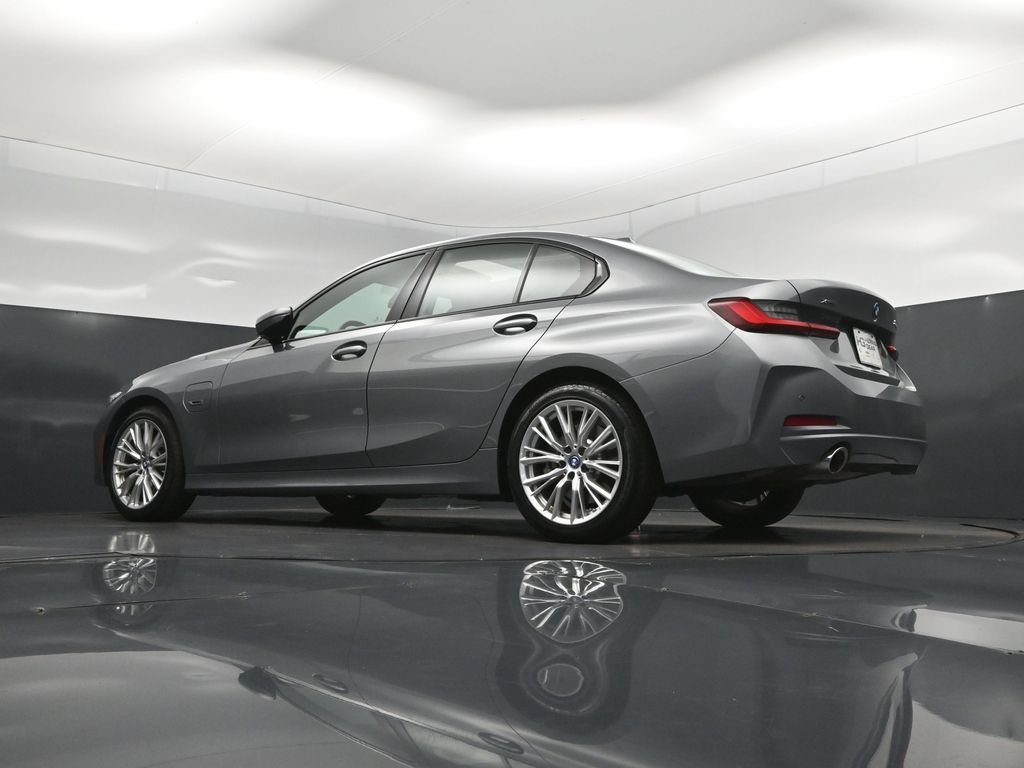 Certified 2023 BMW 330e xDrive AWD/4WD image 40