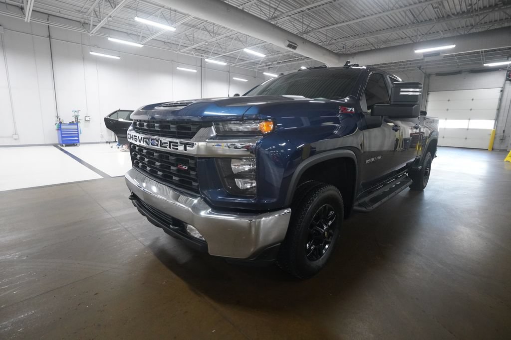 Used 2022 Chevrolet Silverado 2500 LT w/ Convenience Package AWD/4WD image 3