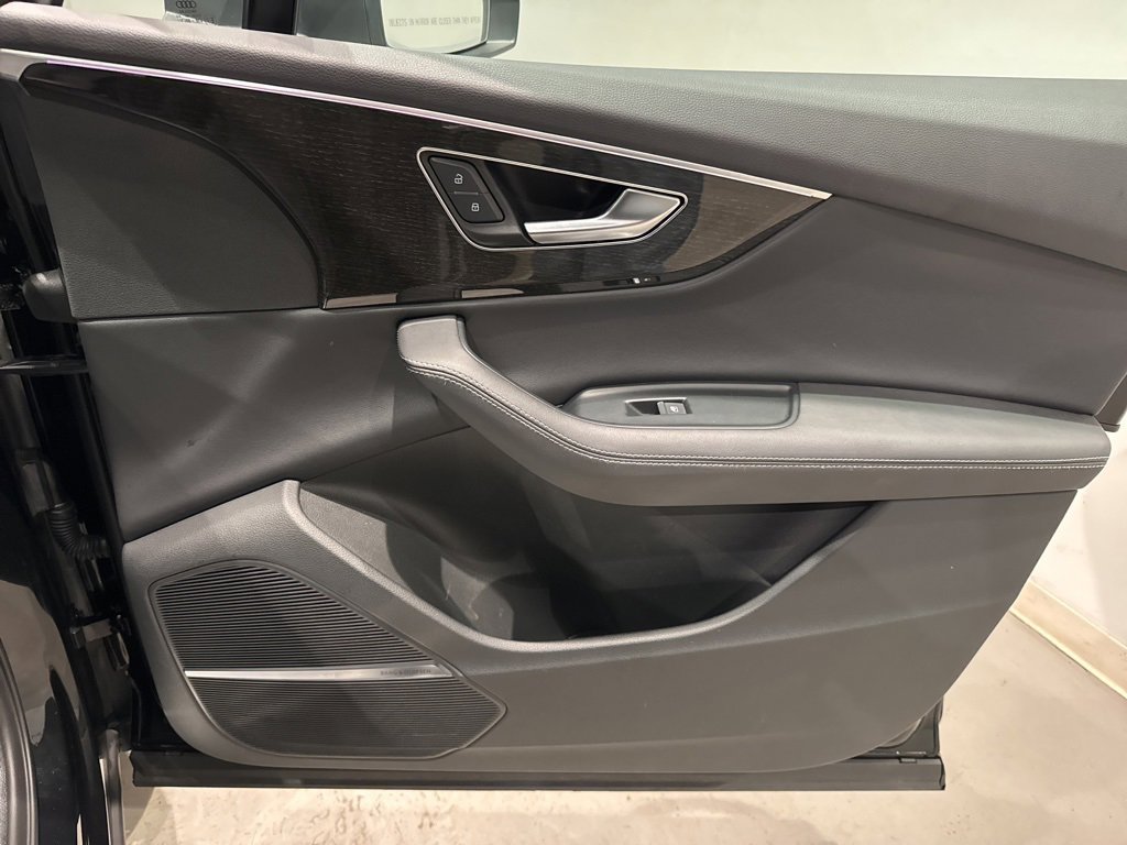 Used 2025 Audi Q7 3.0T Premium Plus image 40