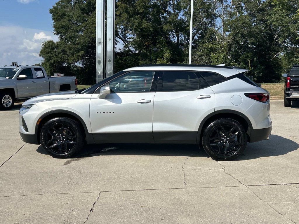 Used 2019 Chevrolet Blazer LT FWD image 2