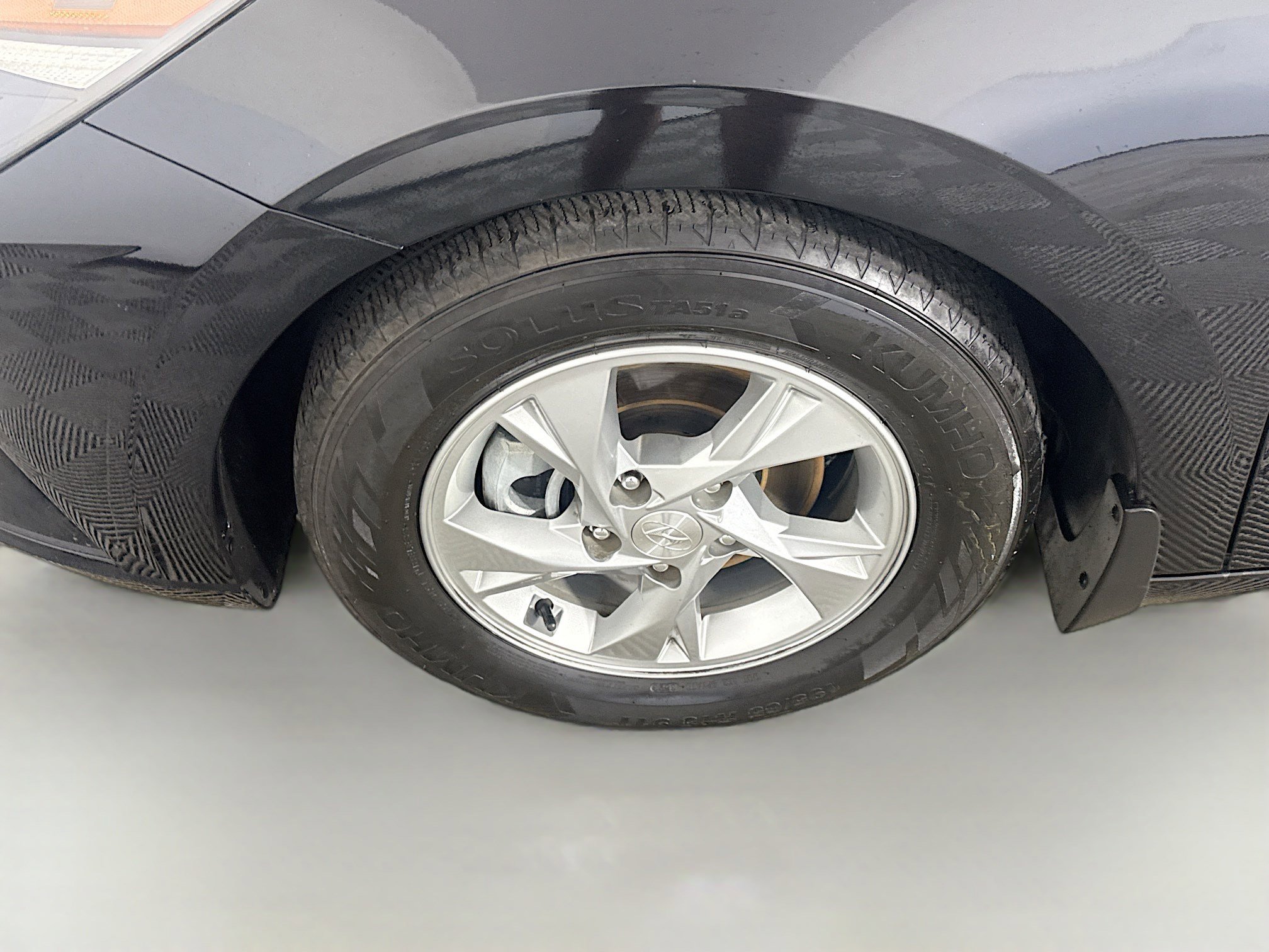 Used 2023 Hyundai Elantra SE image 37