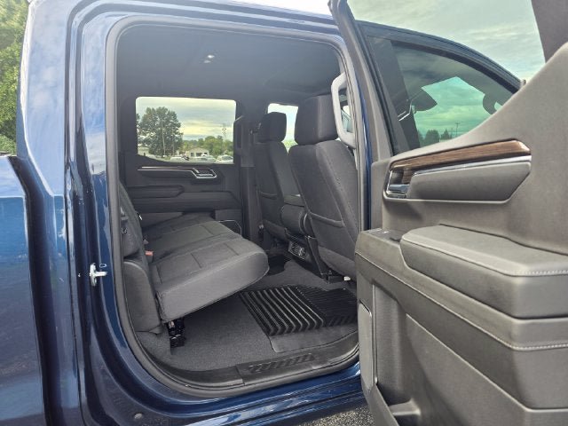 Used 2023 Chevrolet Silverado 1500 LT AWD/4WD image 16