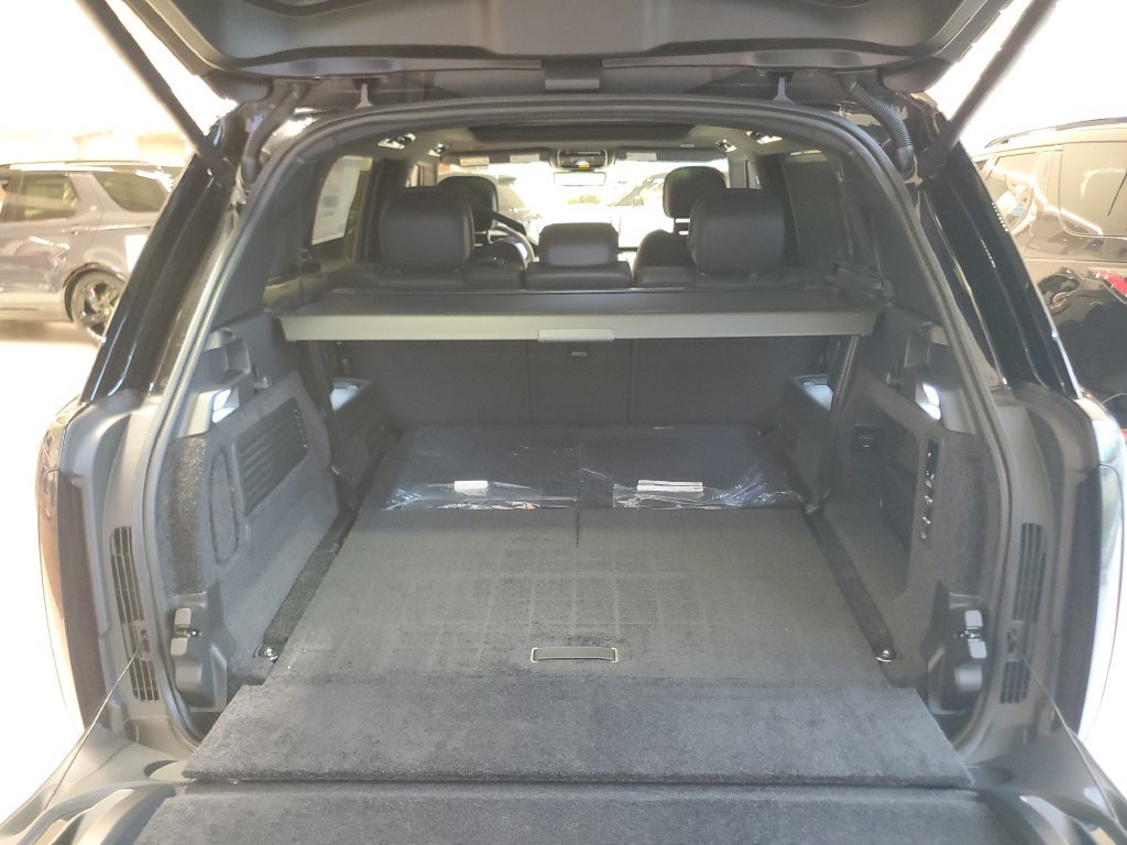 New 2026 Land Rover Range Rover Long Wheelbase SE AWD/4WD image 32