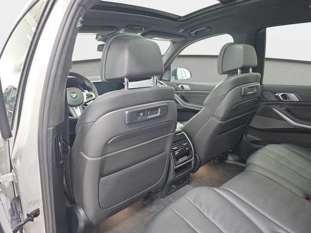 Used 2021 BMW X7 M50i AWD/4WD image 12