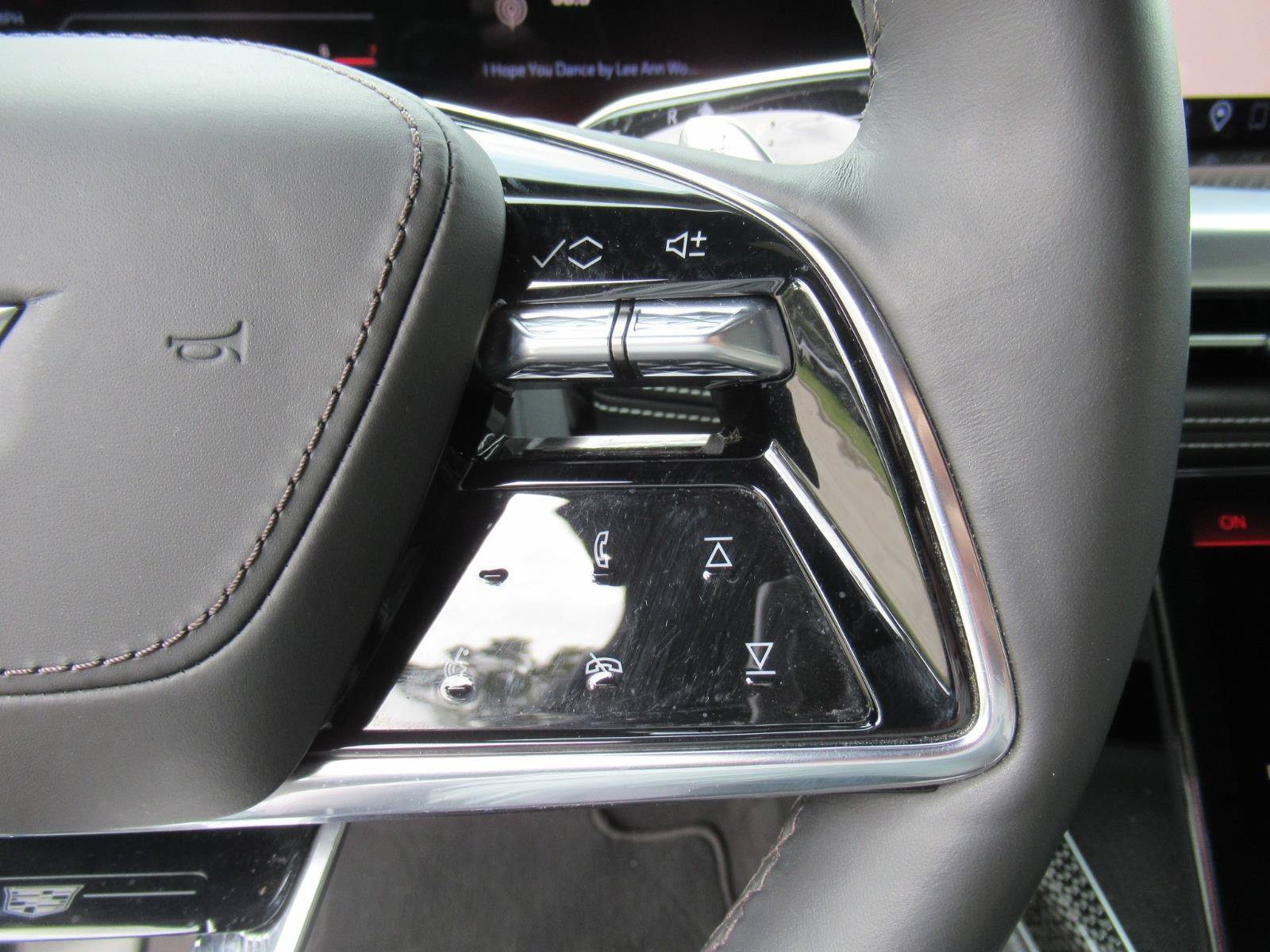 Certified 2025 Cadillac Escalade V AWD/4WD image 28