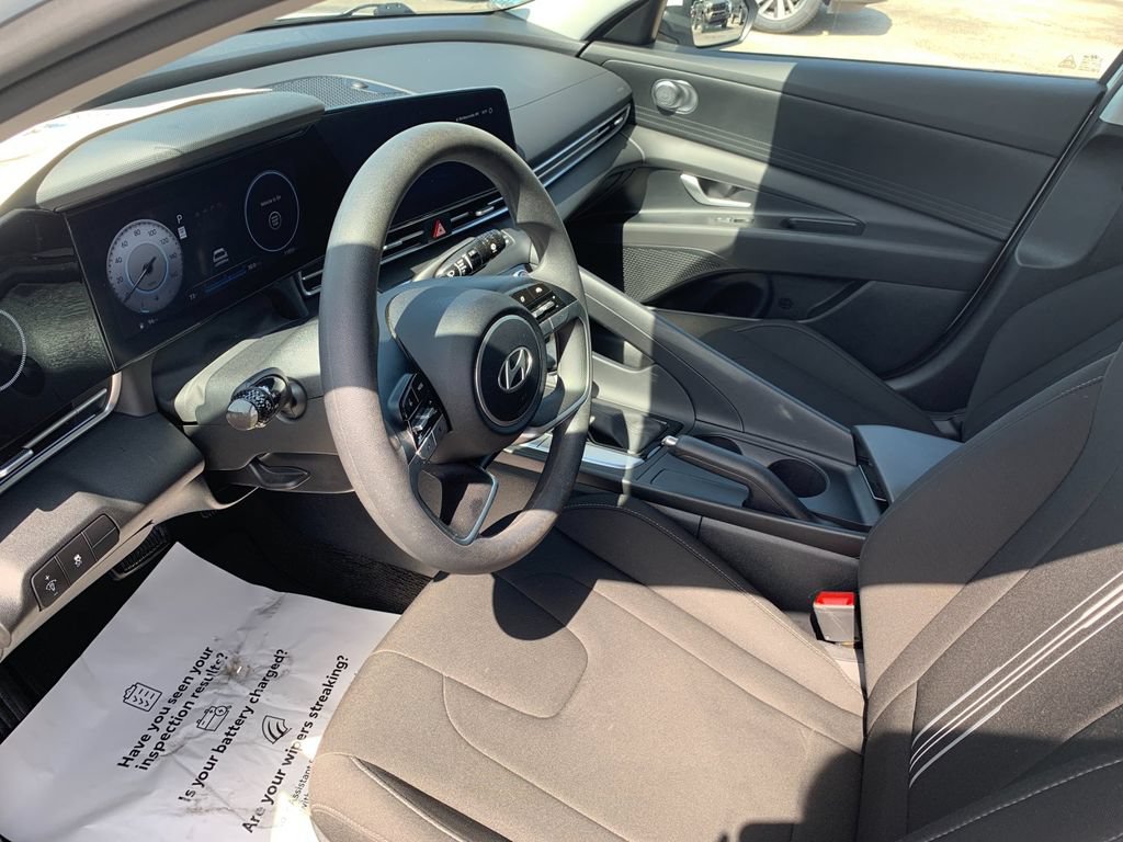 Used 2024 Hyundai Elantra SEL FWD image 11