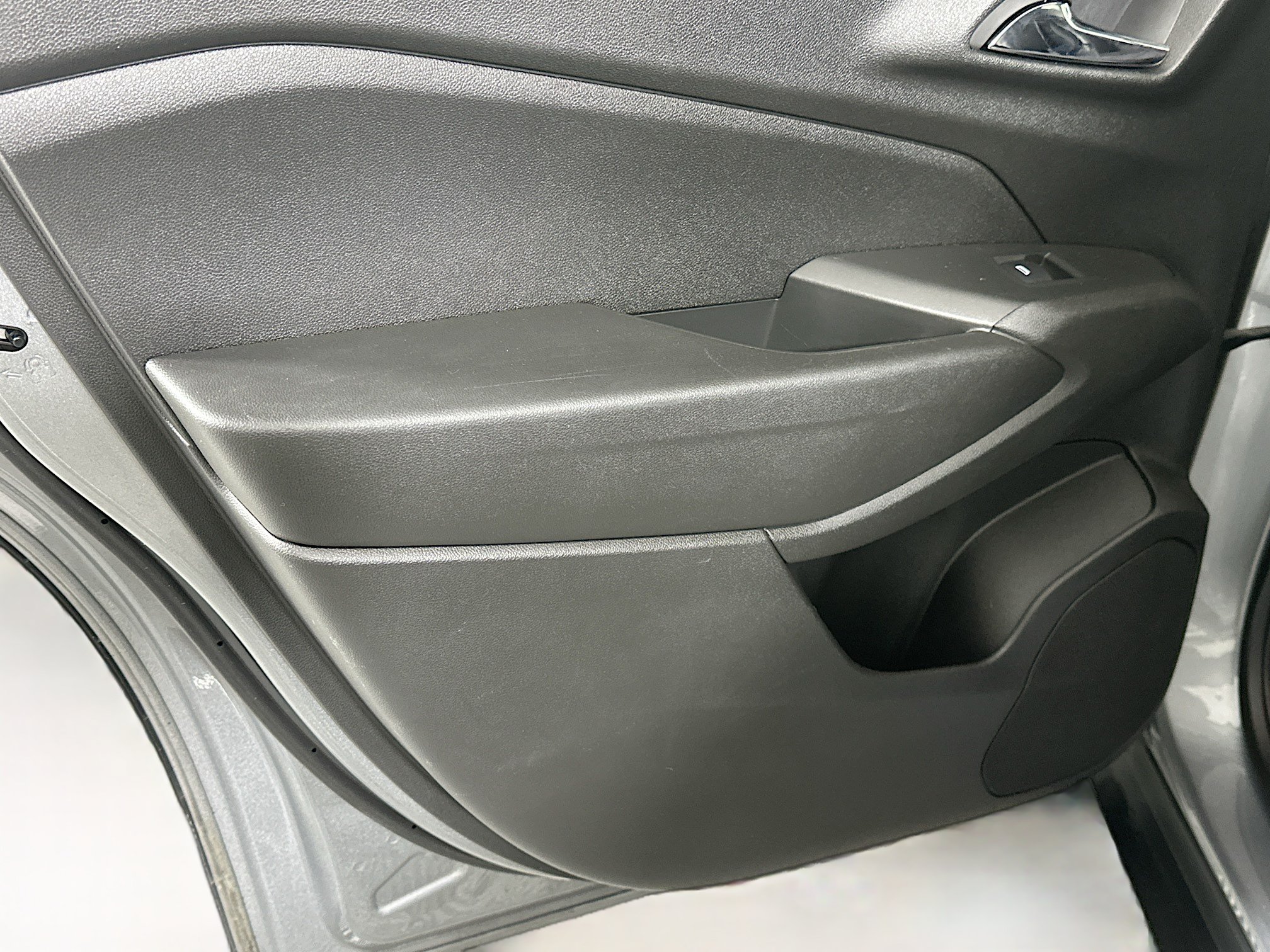 Used 2024 Chevrolet Trax LT FWD image 24