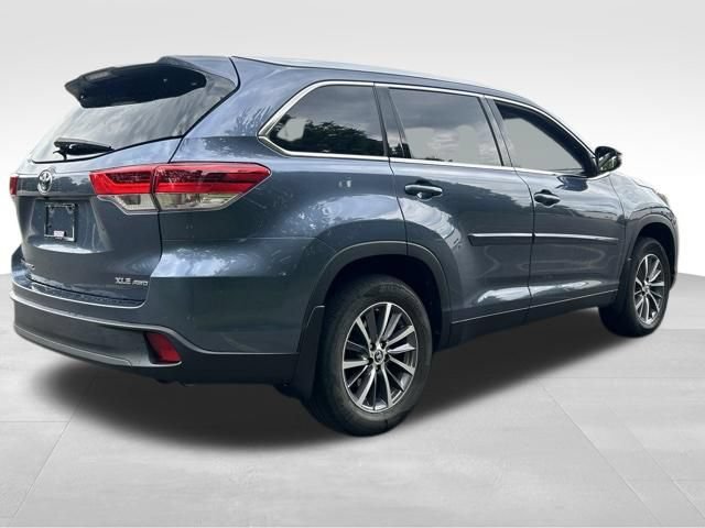 Used 2019 Toyota Highlander XLE AWD/4WD image 5