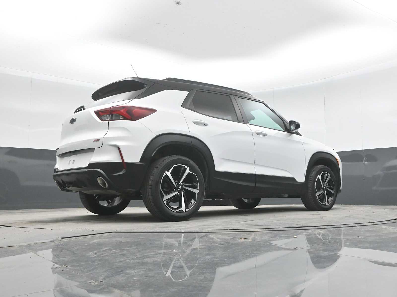 Used 2023 Chevrolet TrailBlazer RS AWD/4WD image 34