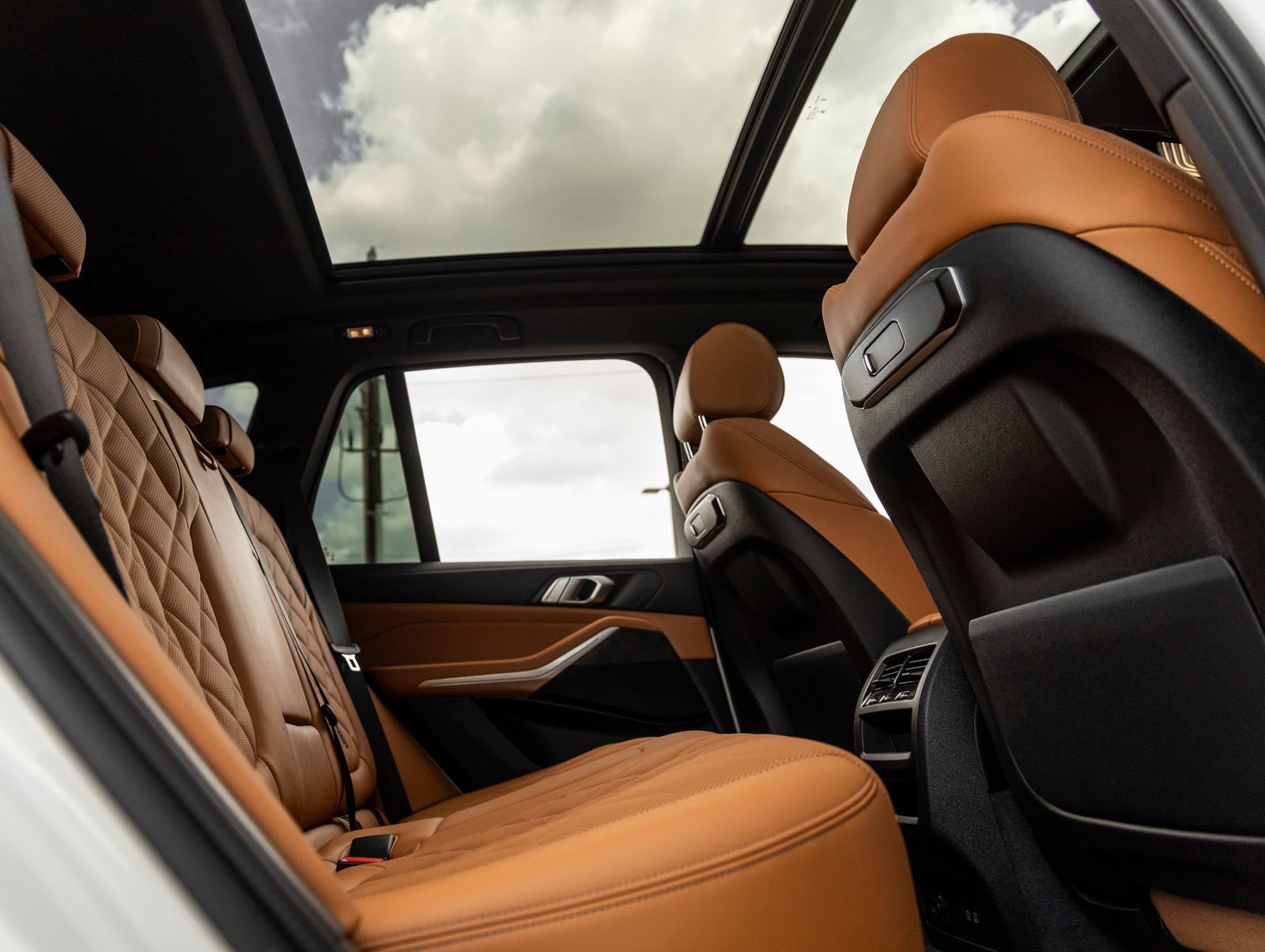 Used 2024 BMW X5 xDrive40i w/ Parking Assistance Package image 39