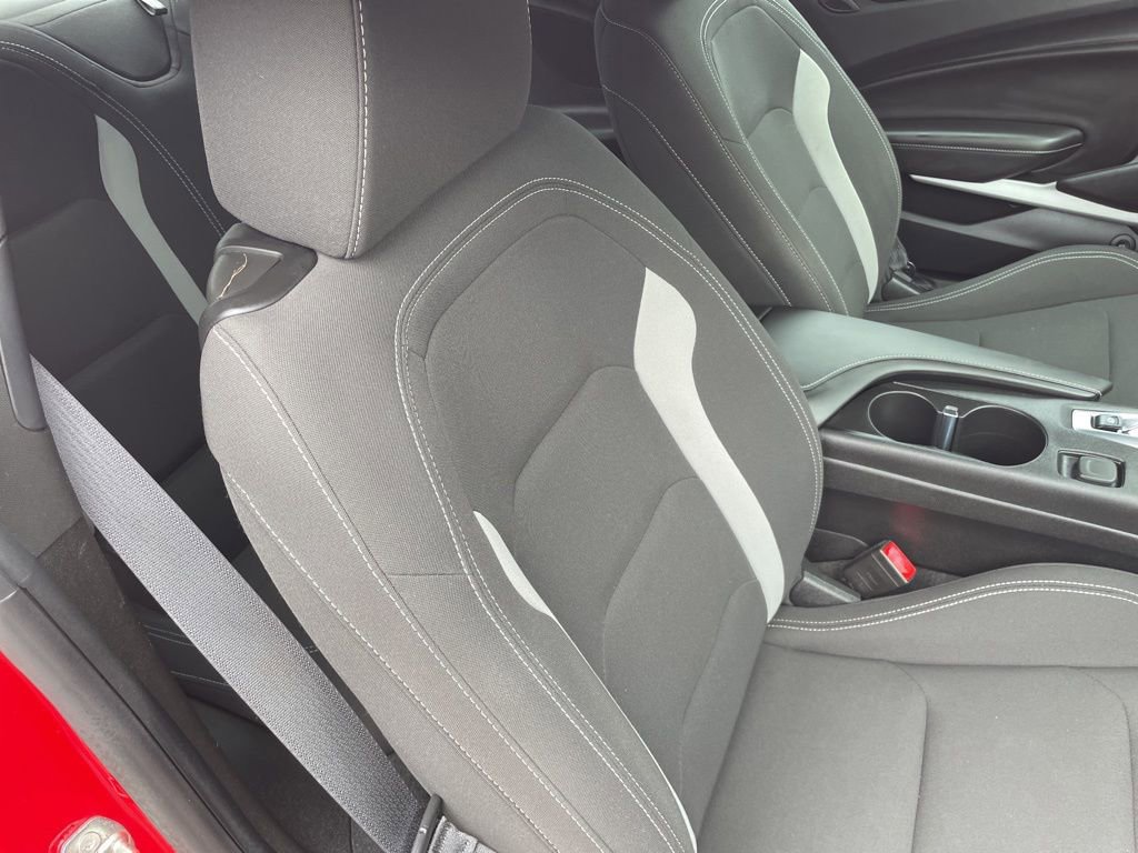 Used 2018 Chevrolet Camaro LT w/ Technology Package RWD image 23