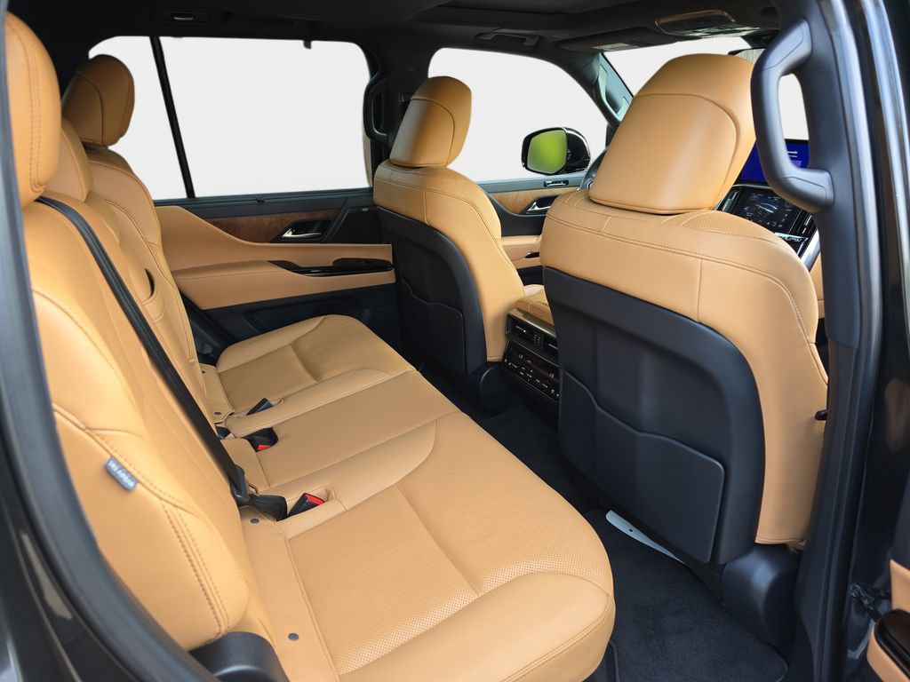 Certified 2024 Lexus LX 600 4WD w/ Appearance Package image 12
