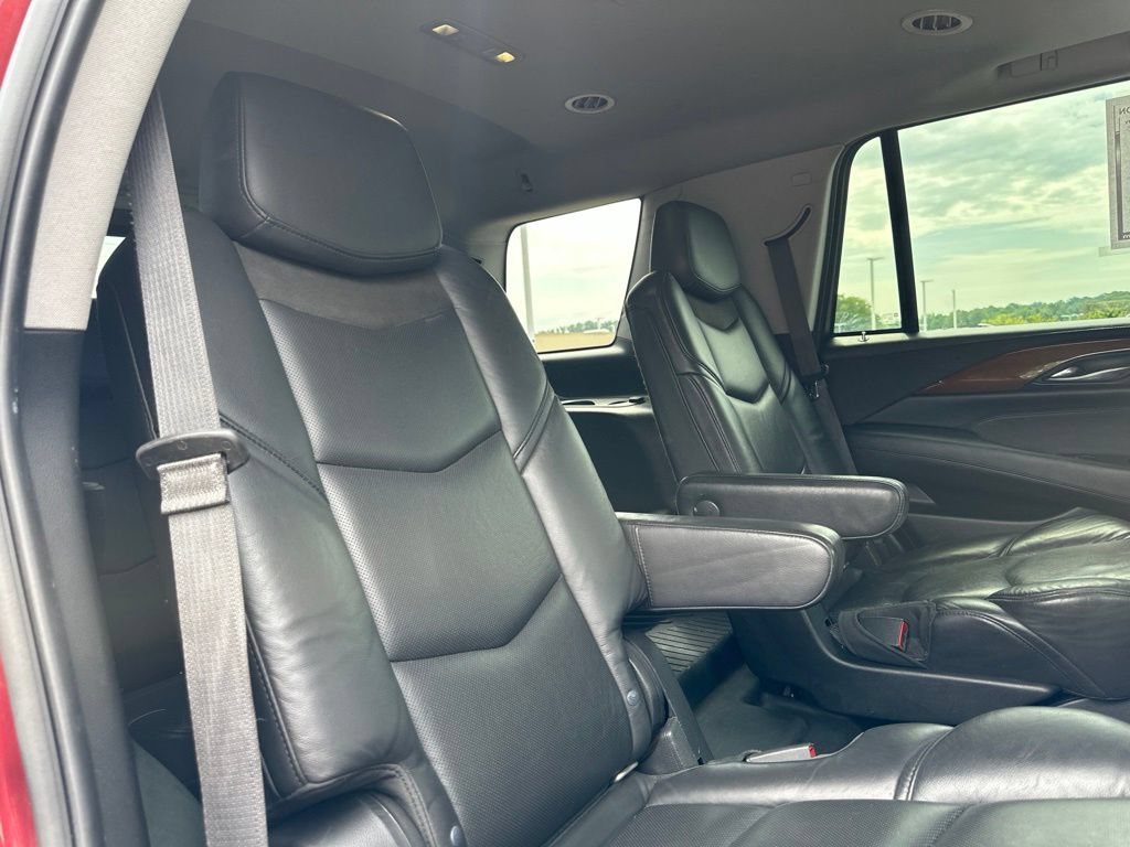 Used 2020 Cadillac Escalade Luxury AWD/4WD image 34