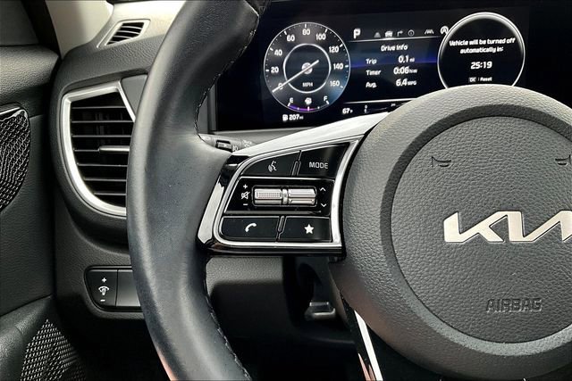 Used 2024 Kia Seltos EX FWD image 11