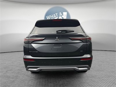 New 2026 Mitsubishi Outlander SE image 5