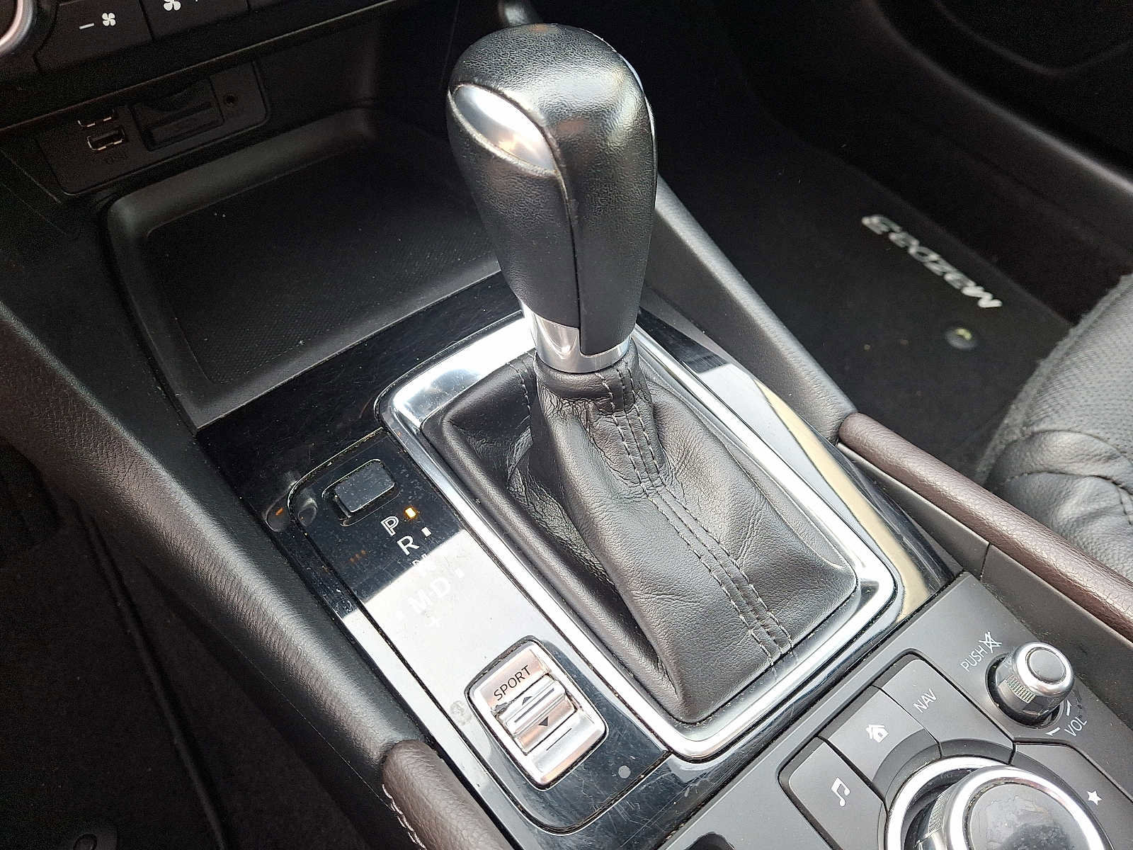 Used 2018 MAZDA MAZDA3 Grand Touring image 15