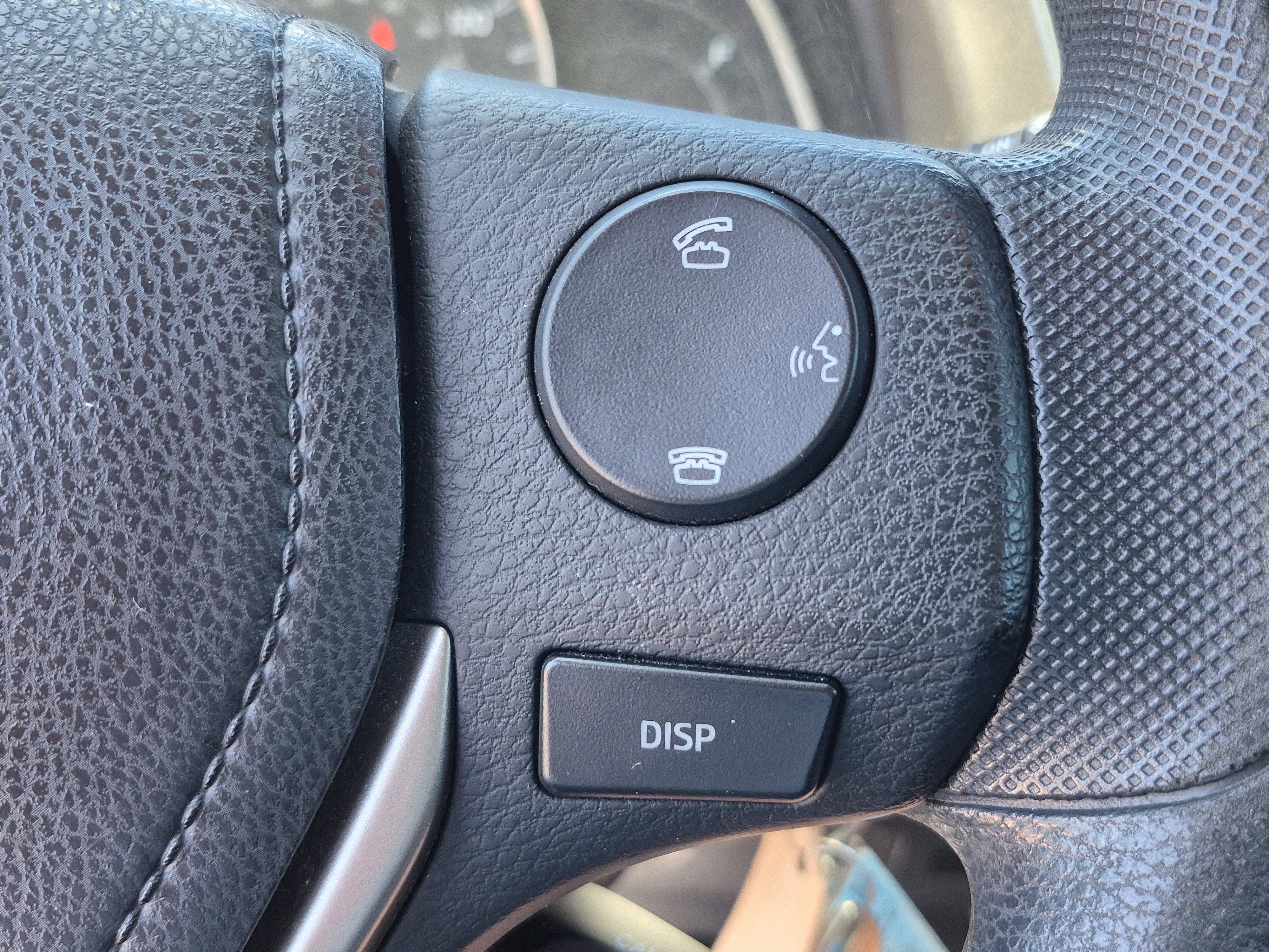 Used 2015 Toyota RAV4 XLE FWD image 29