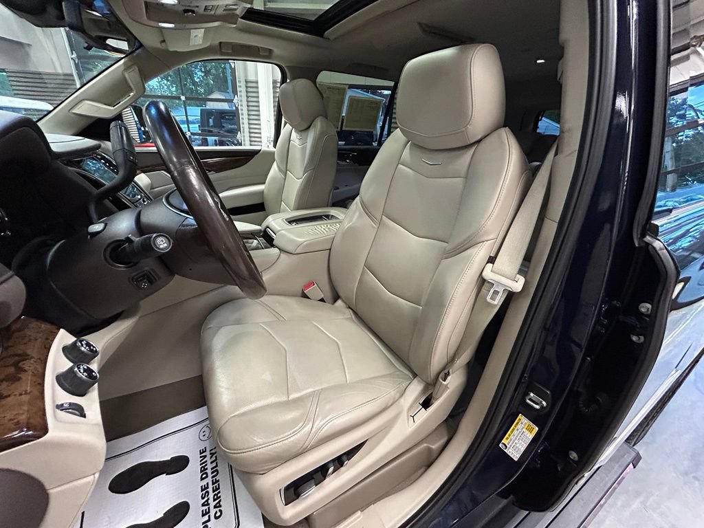 Used 2017 Cadillac Escalade Premium Luxury AWD/4WD image 9