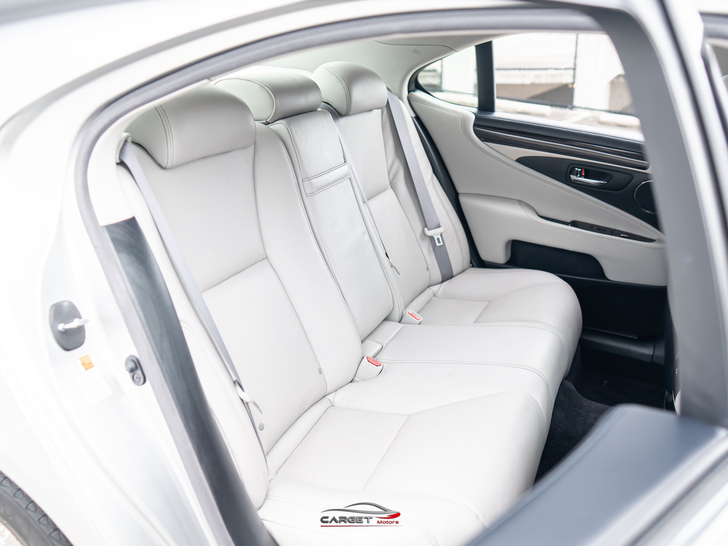 Used 2016 Lexus LS 460 AWD w/ Comfort Package image 18