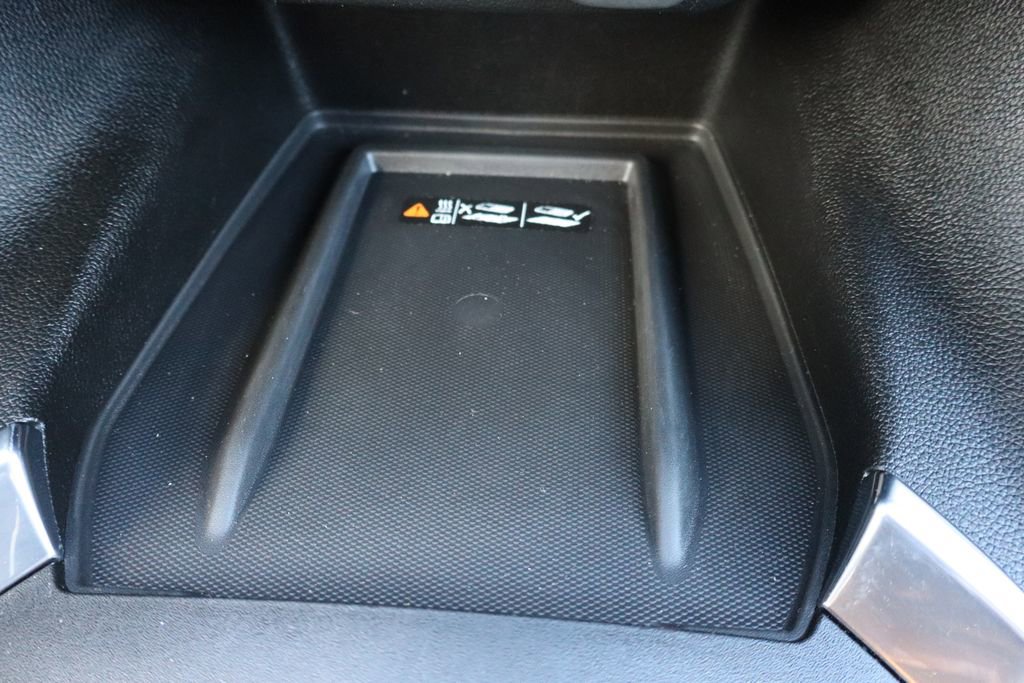 Used 2023 Chevrolet Traverse LT image 14