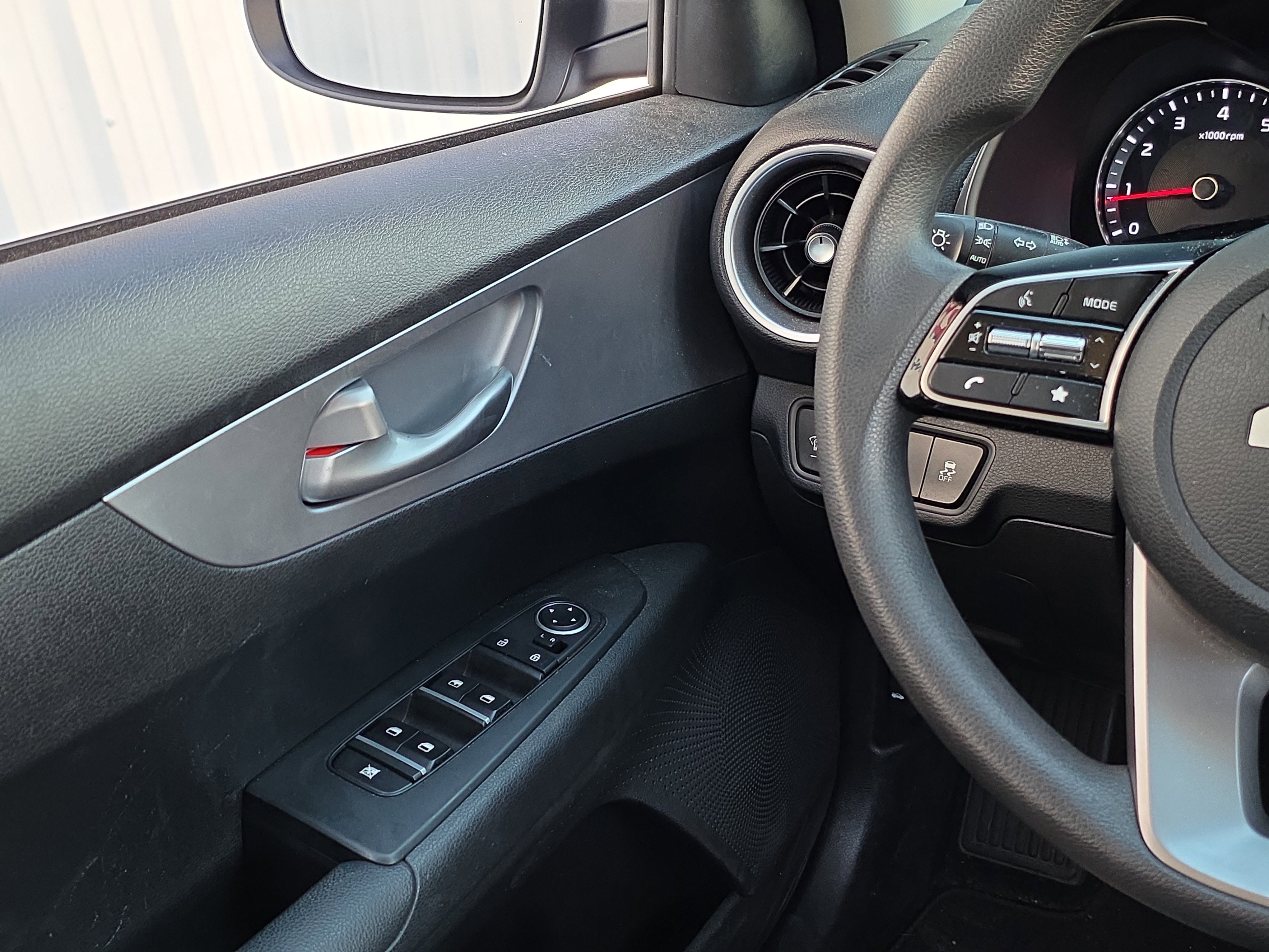 Used 2023 Kia Forte LXS image 22