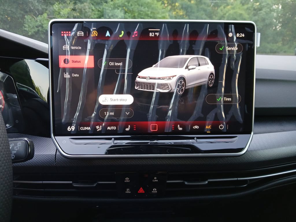 New 2026 Volkswagen GTI SE FWD image 18