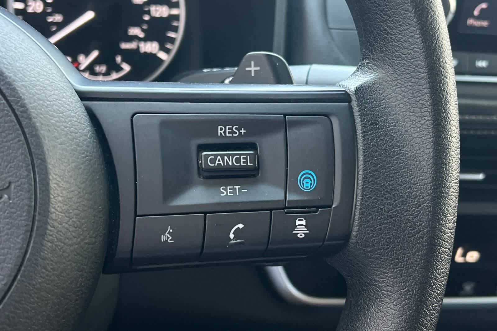 Used 2024 Nissan Rogue SV AWD/4WD image 30
