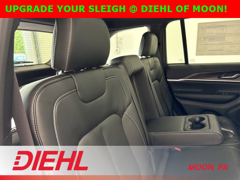 New 2025 Jeep Grand Cherokee Limited w/ Trailer Tow Package image 12