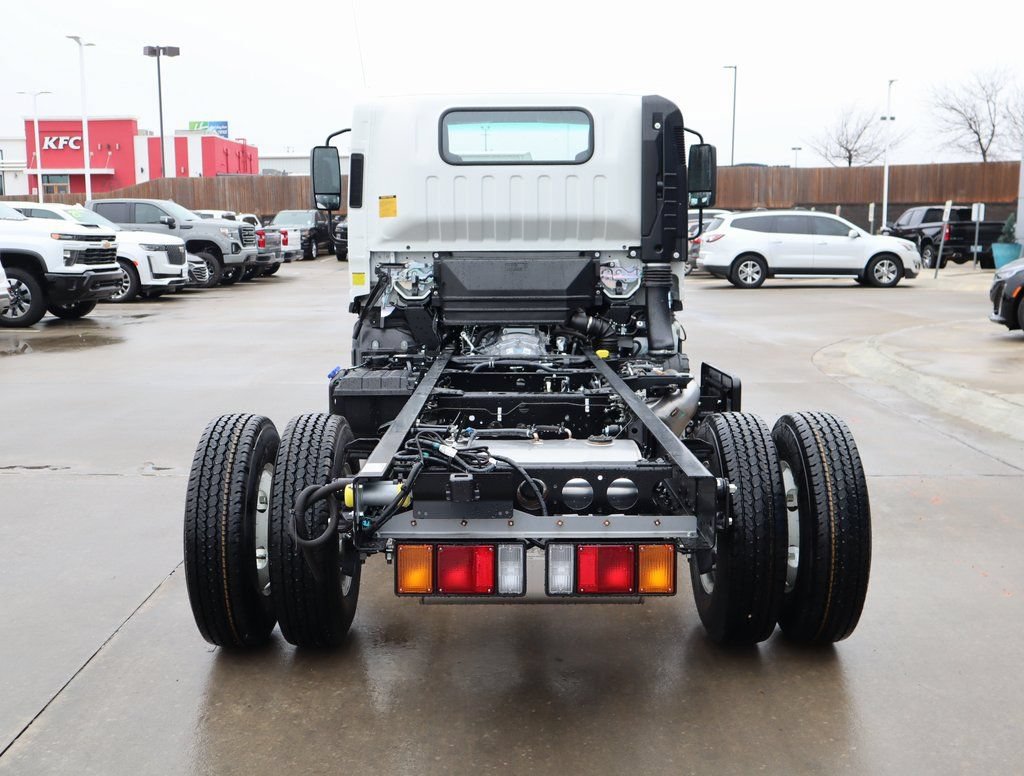 New 2024 Chevrolet Low Cab Forward 4500 XD RWD image 20