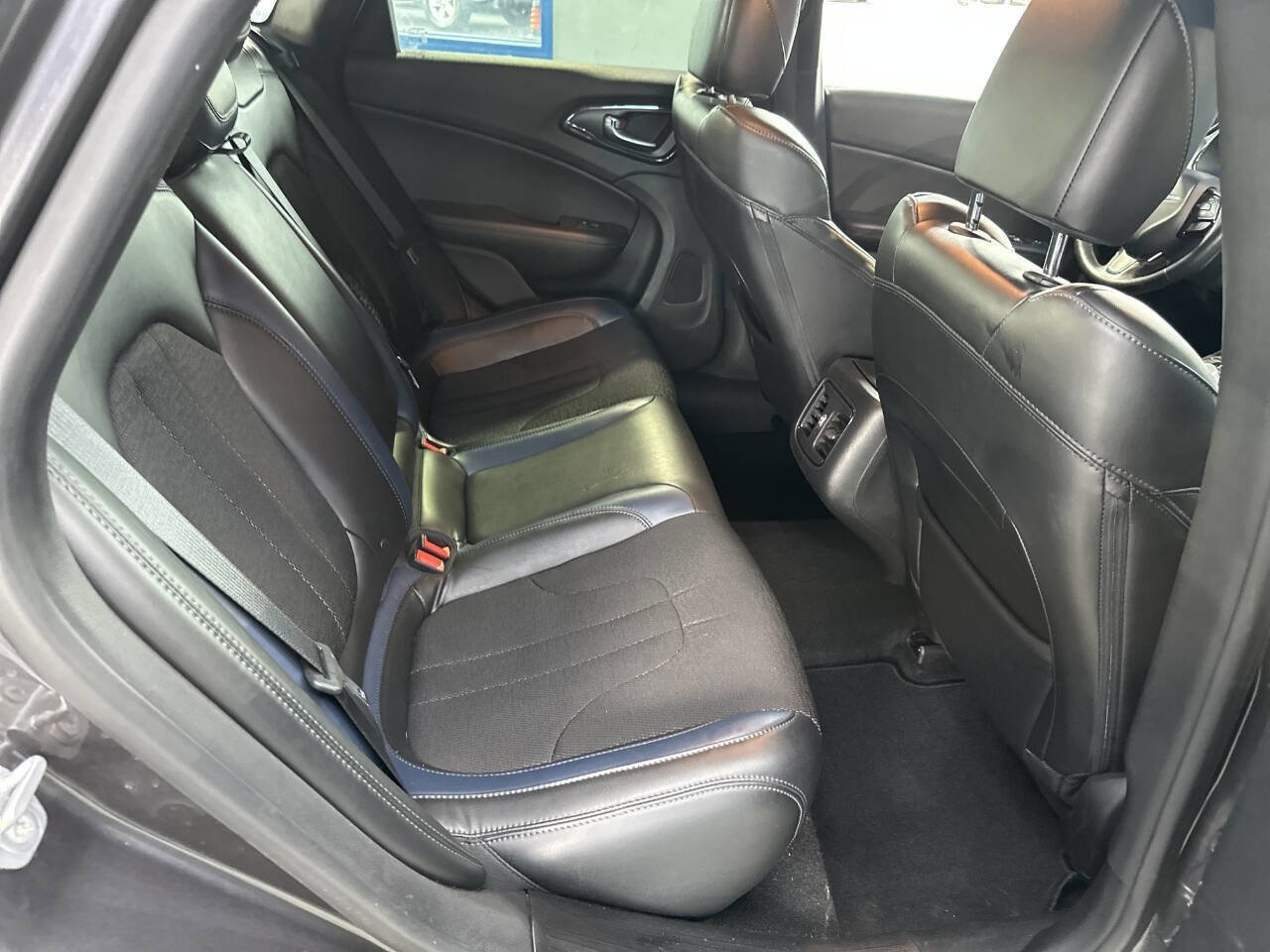 Used 2016 Chrysler 200 S w/ Comfort Group image 19