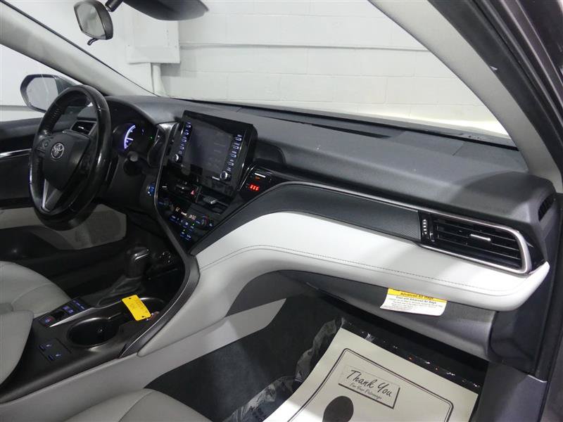 Used 2022 Toyota Camry SE w/ Cold Weather Package FWD image 24