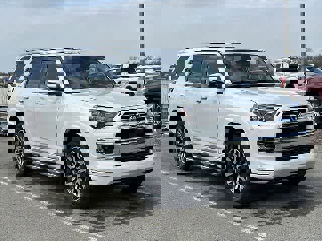 Used 2024 Toyota 4Runner Limited image 22