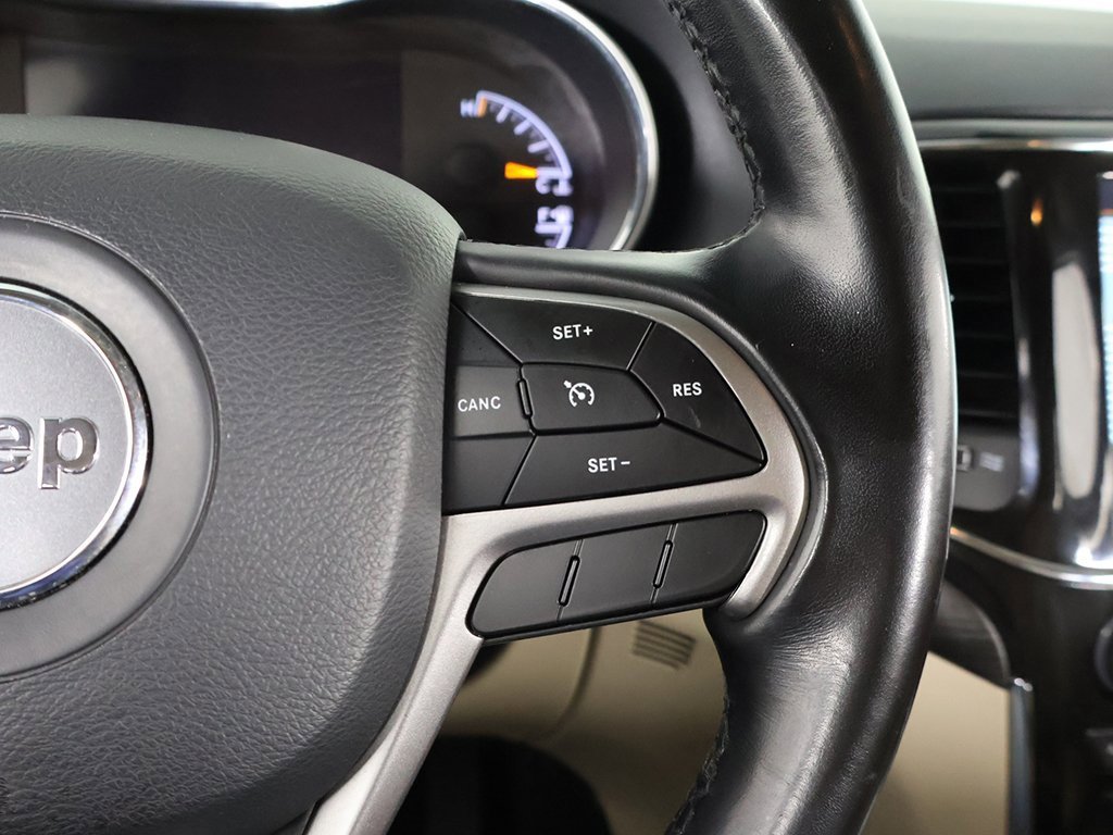 Used 2022 Jeep Grand Cherokee Laredo E image 39