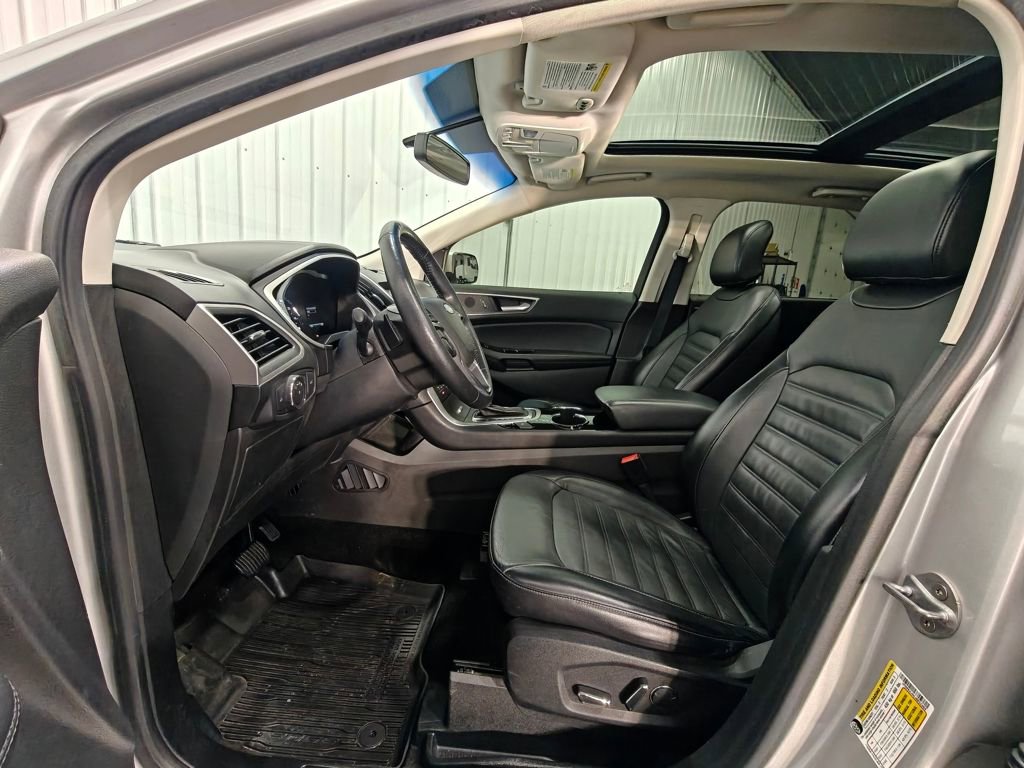 Used 2018 Ford Edge SEL w/ Equipment Group 201A image 29