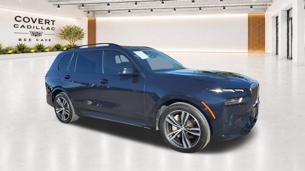 Used 2023 BMW X7 xDrive40i w/ M Sport Package AWD/4WD image 1