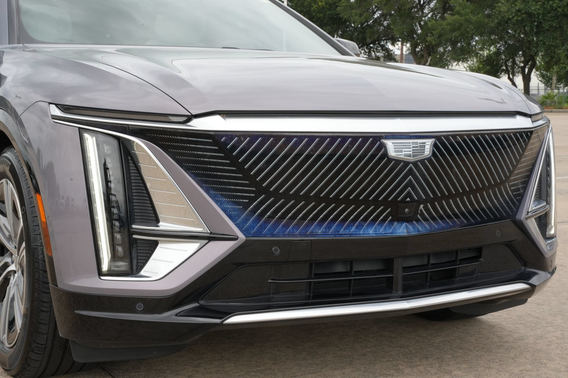Certified 2024 Cadillac Lyriq Luxury AWD/4WD image 28