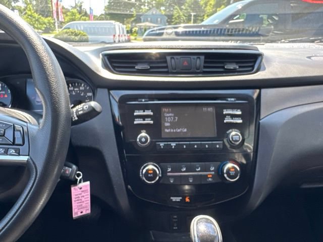 Used 2017 Nissan Rogue Sport S w/ S Appearance Package AWD/4WD image 28