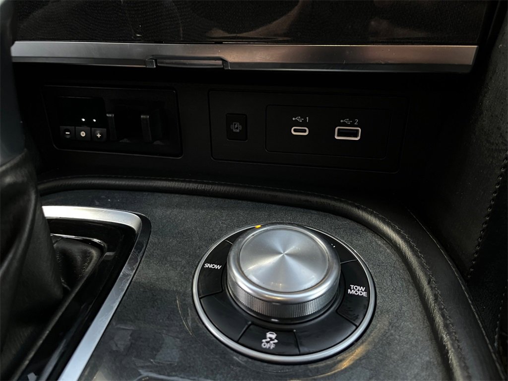 Used 2022 Nissan Armada SV image 10