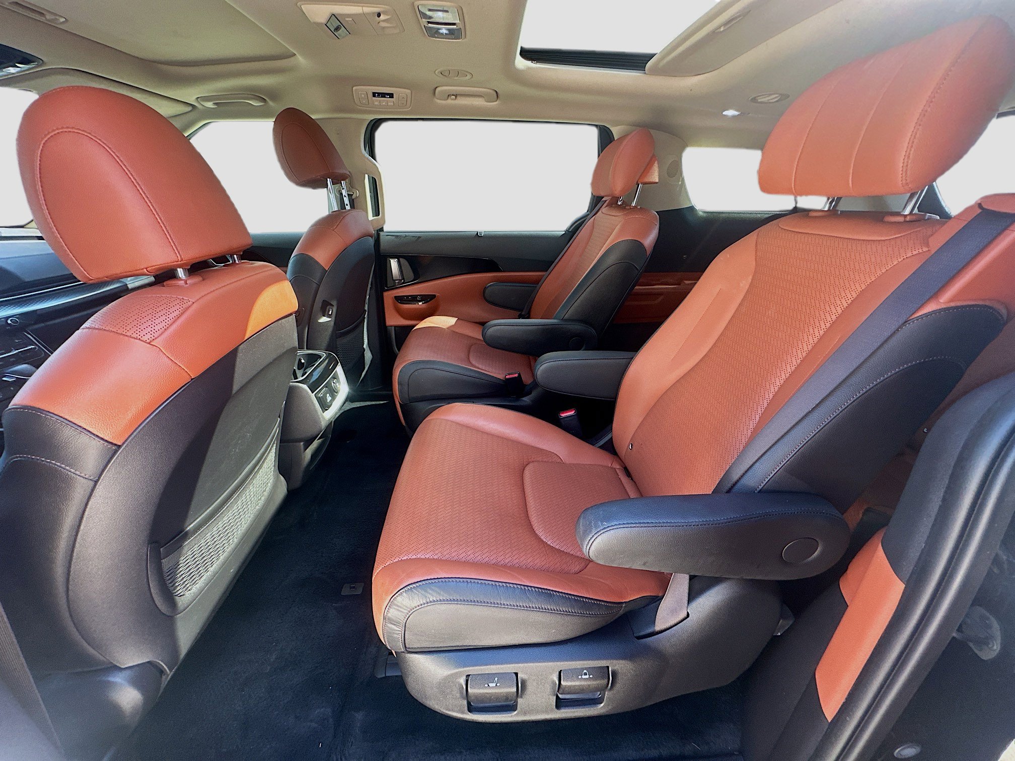 Used 2024 Kia Carnival SX Prestige image 25