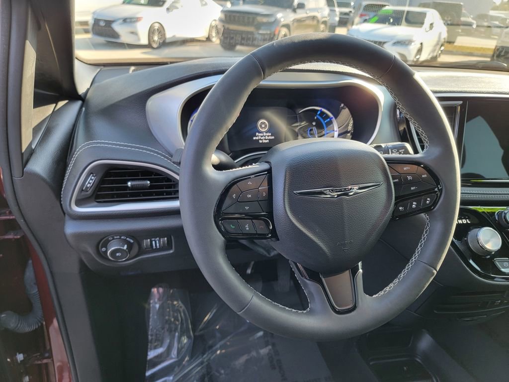 Used 2022 Chrysler Pacifica Touring-L w/ S Appearance Package image 18