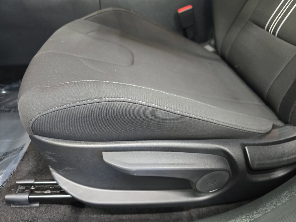 Certified 2024 Hyundai Elantra SEL w/ Convenience Package FWD image 28