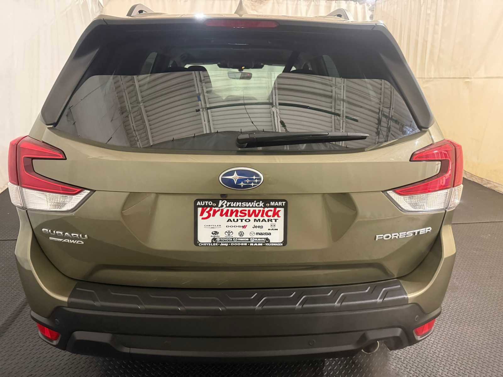 Used 2023 Subaru Forester Limited image 16