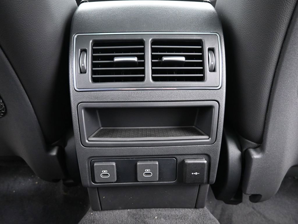 New 2026 Jaguar F-PACE R-Dynamic S image 17