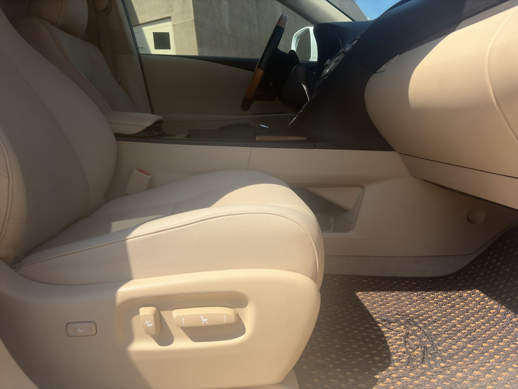 Used 2015 Lexus RX 450h AWD image 29