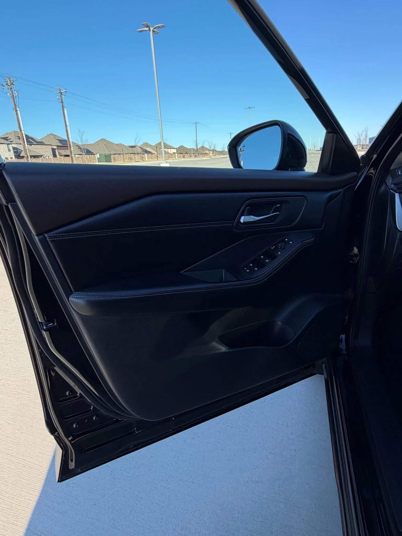 Used 2023 Nissan Rogue SV w/ SV Premium B Package image 25