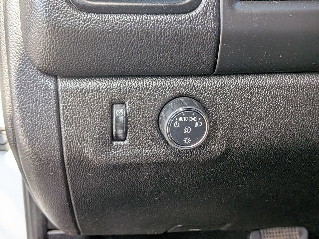 Used 2017 Chevrolet Colorado LT w/ LT Convenience Package image 7