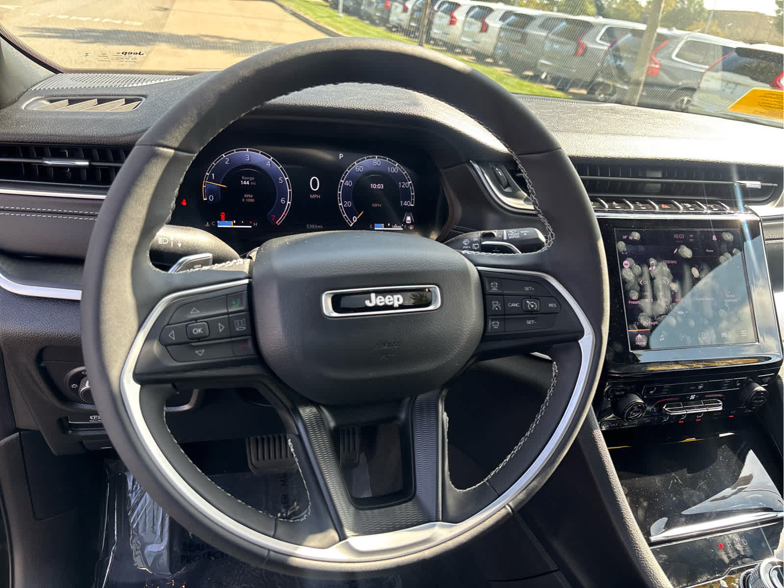 Used 2025 Jeep Grand Cherokee Altitude AWD/4WD image 18