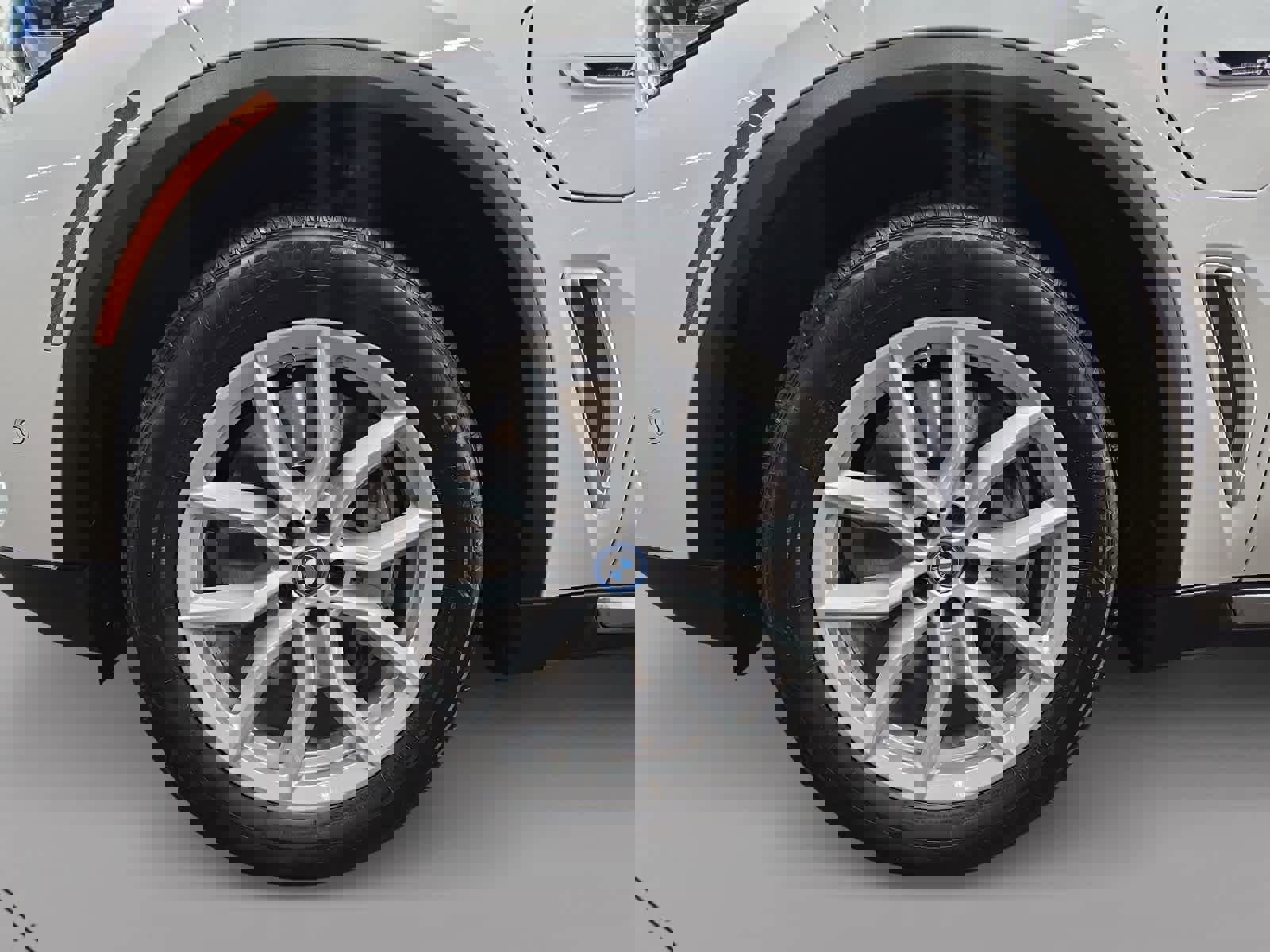 Used 2023 BMW X5 xDrive45e w/ Parking Assistance Package image 9